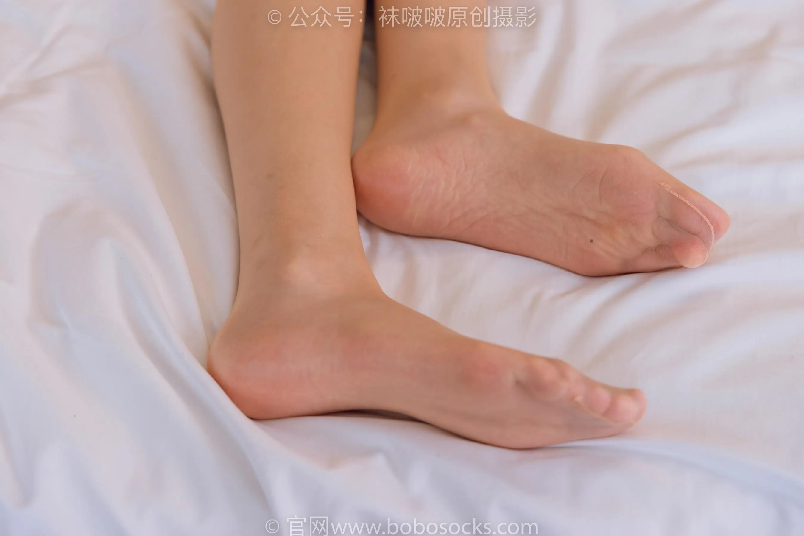 [BoBoSocks袜啵啵]NO.230 小甜豆-两双高跟鞋、板鞋、油亮肉丝、油亮白丝[23] [57P]插图4